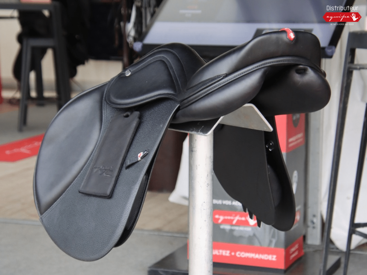 Équipements de selle - Planète Cheval au Naturel & Équitation Durable